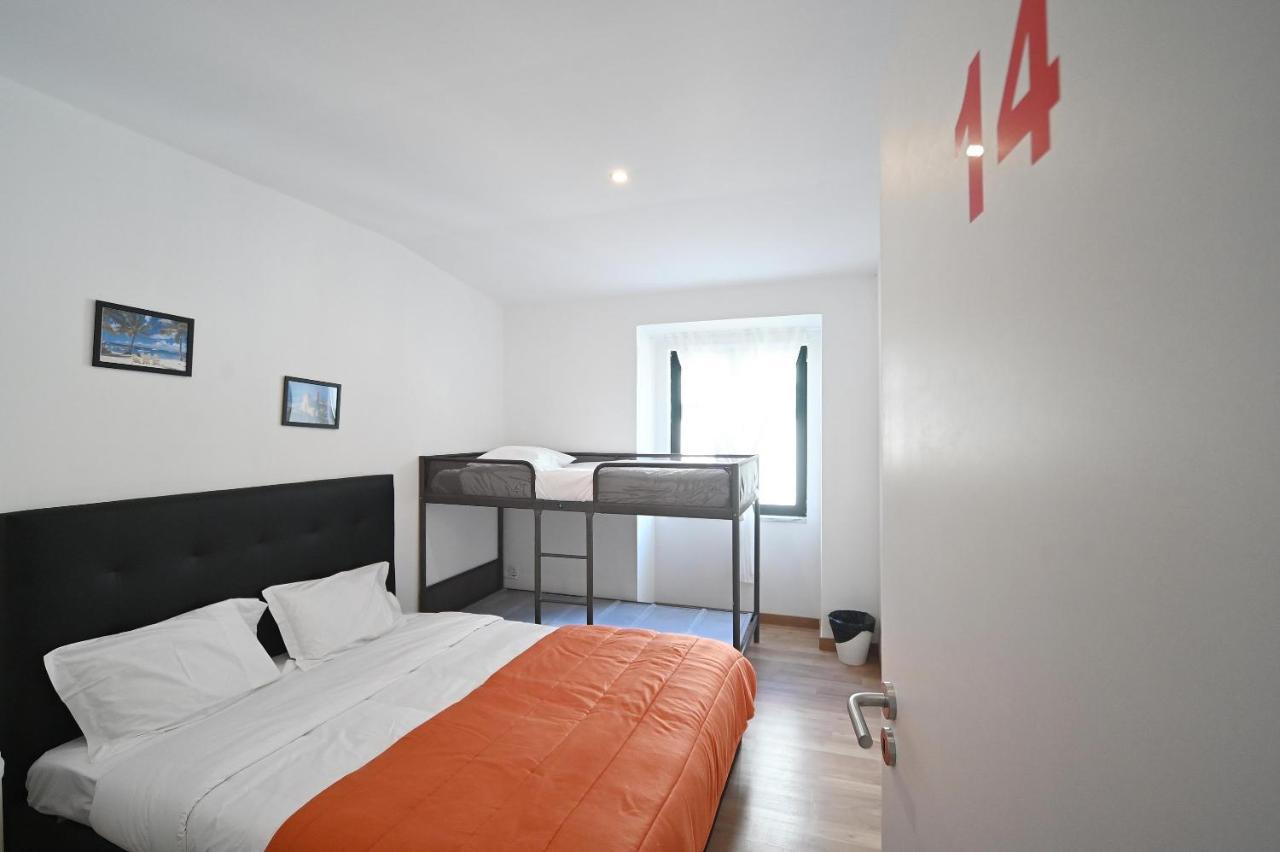 7 Requinte Hostel Lisboa Exteriör bild
